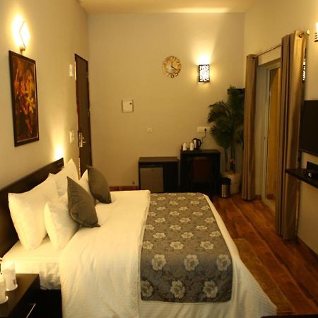 Anandam Clarks Inn Suites Vrindāvan Buitenkant foto