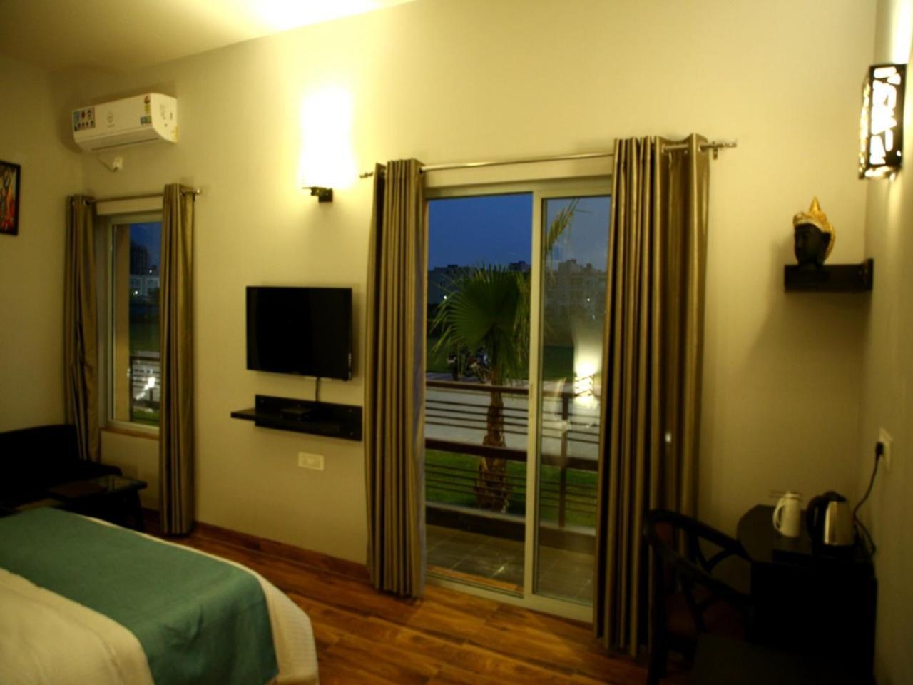 Anandam Clarks Inn Suites Vrindāvan Buitenkant foto