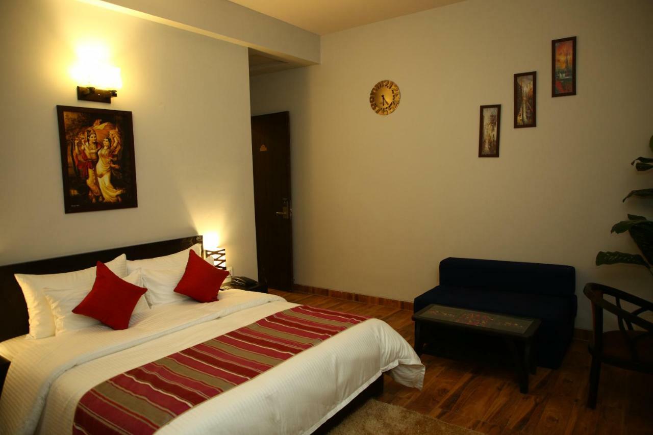 Anandam Clarks Inn Suites Vrindāvan Buitenkant foto