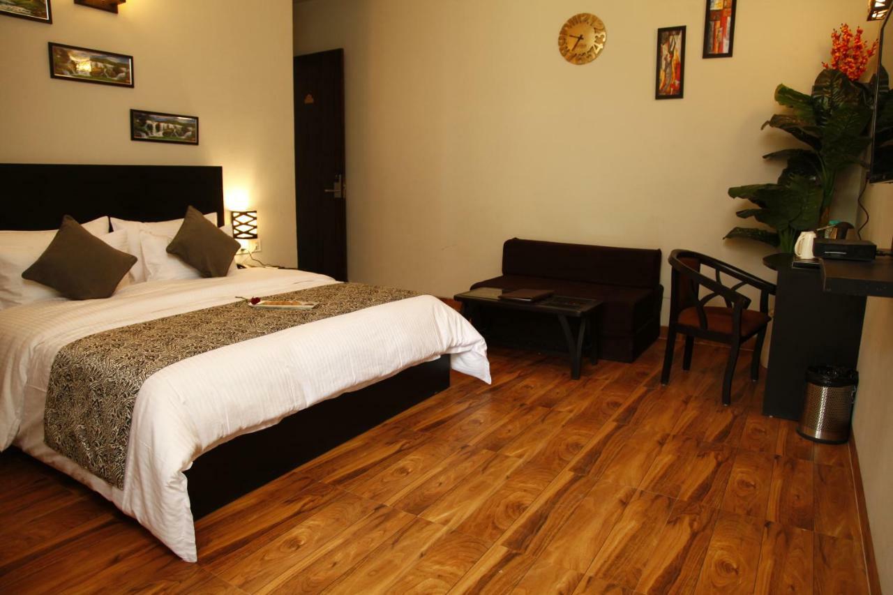 Anandam Clarks Inn Suites Vrindāvan Buitenkant foto