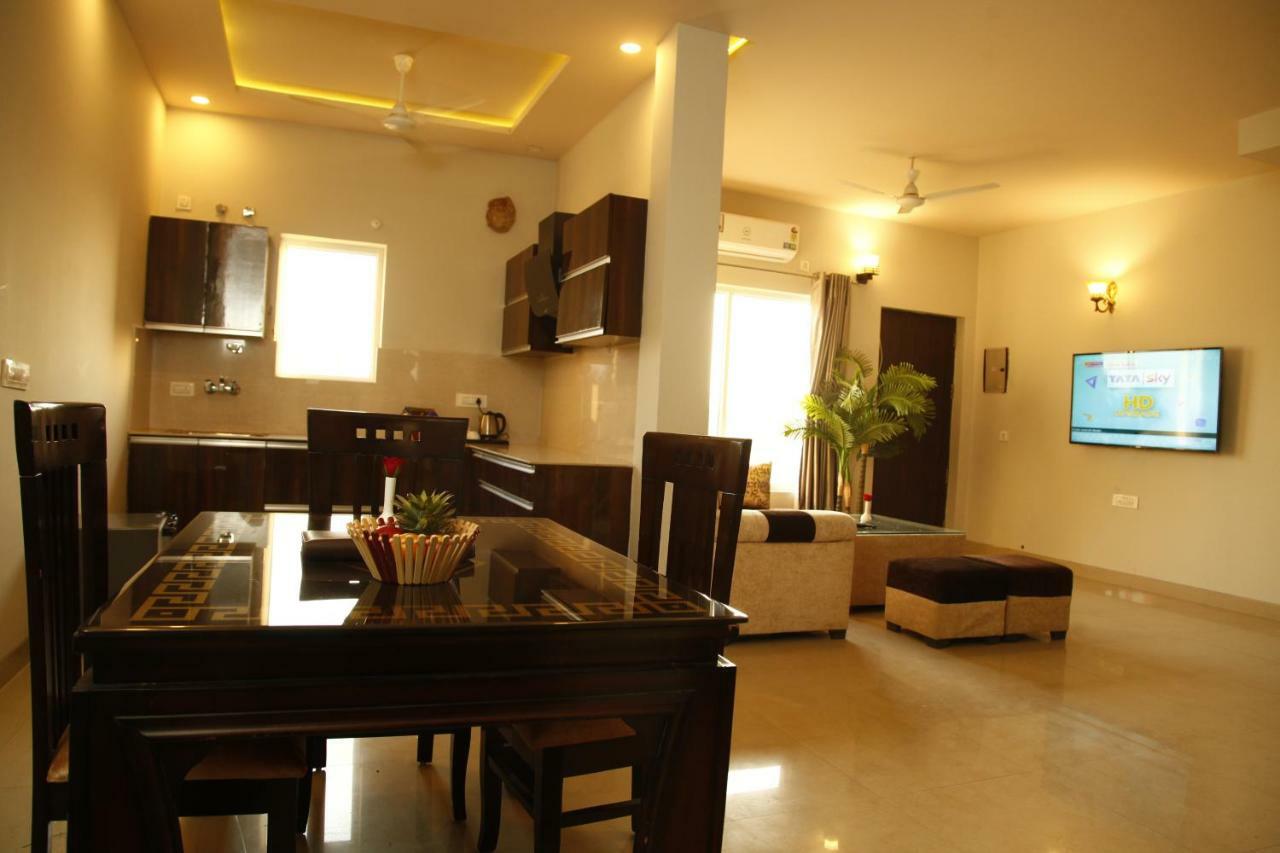 Anandam Clarks Inn Suites Vrindāvan Buitenkant foto