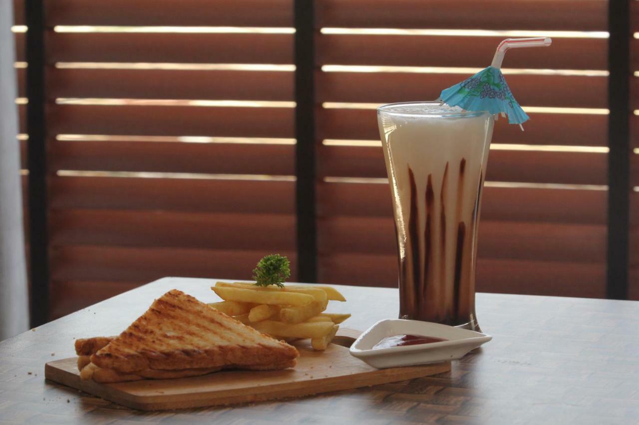 Anandam Clarks Inn Suites Vrindāvan Buitenkant foto