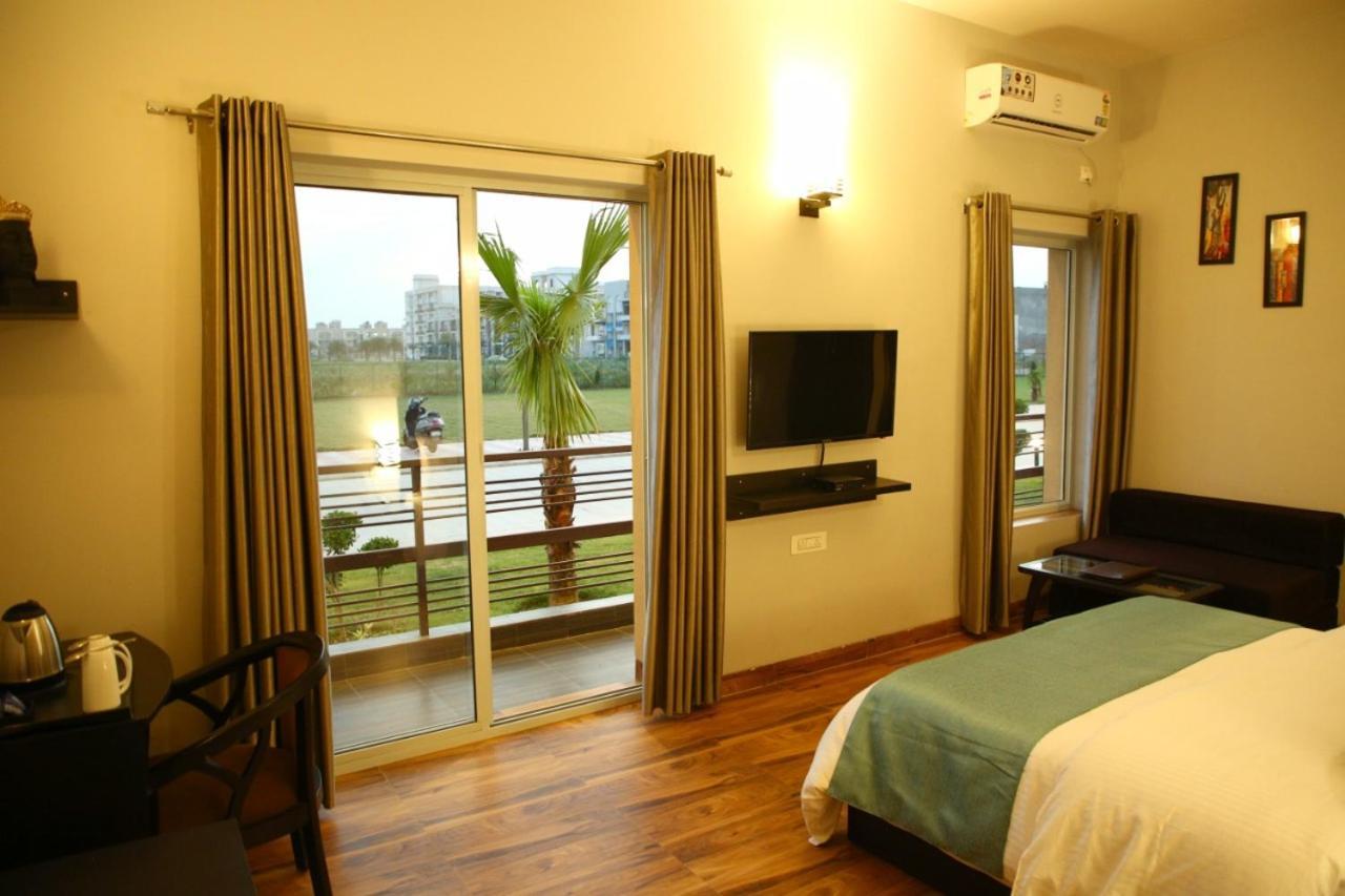 Anandam Clarks Inn Suites Vrindāvan Buitenkant foto